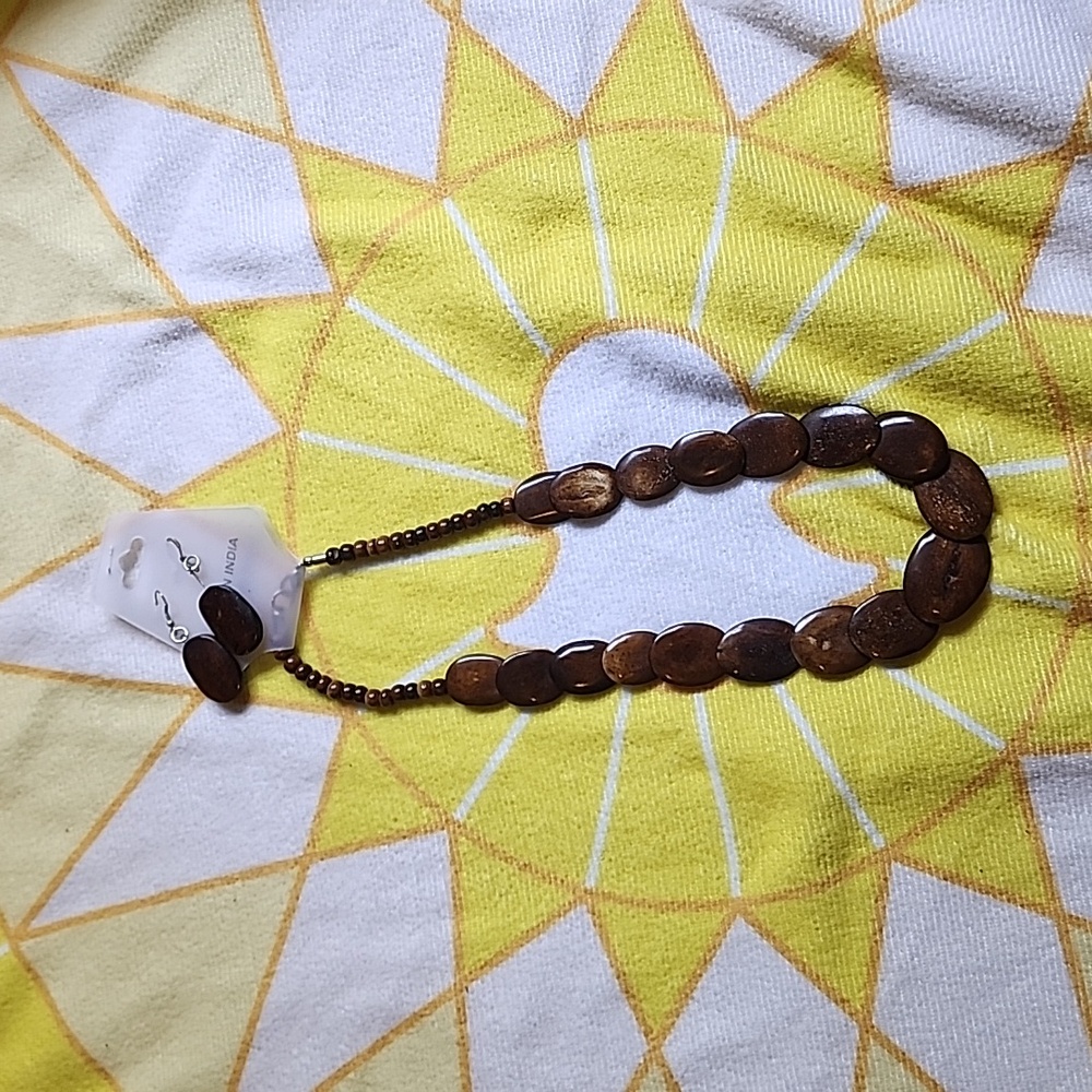 NWT- Beautiful Wooden Necklace and Dangle Earrings in Brown